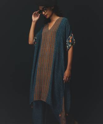 Blue embroidered crepe kurta set 4