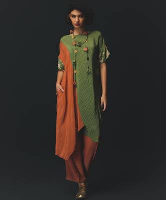 Green and Orange embroidered crepe kurta set 1