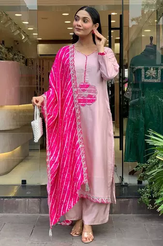 Women pink straight kurta with pants & leheriya dupatta