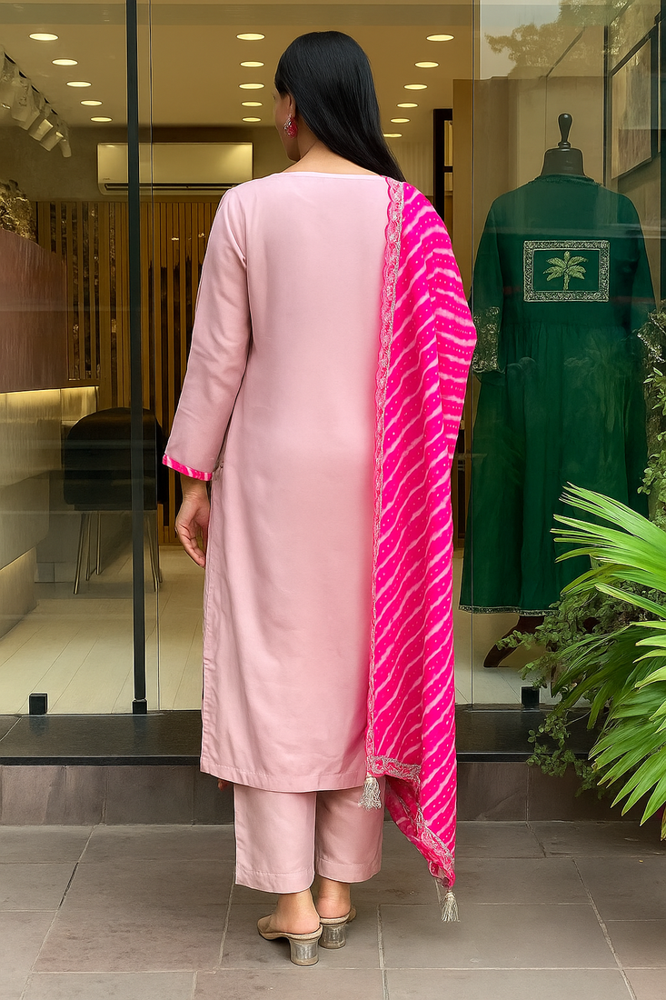 Women pink straight kurta with pants & leheriya dupatta
