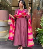 Women onion anarkali kurta with pink dupatta