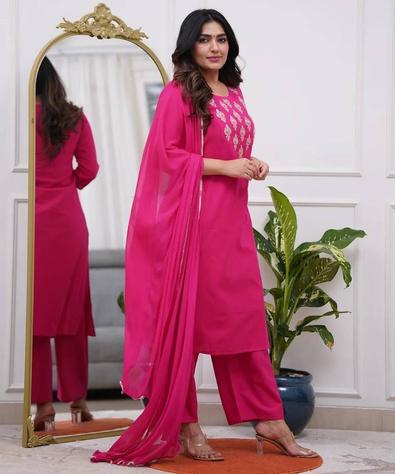 Stylish pink kurta set with dupatta for women