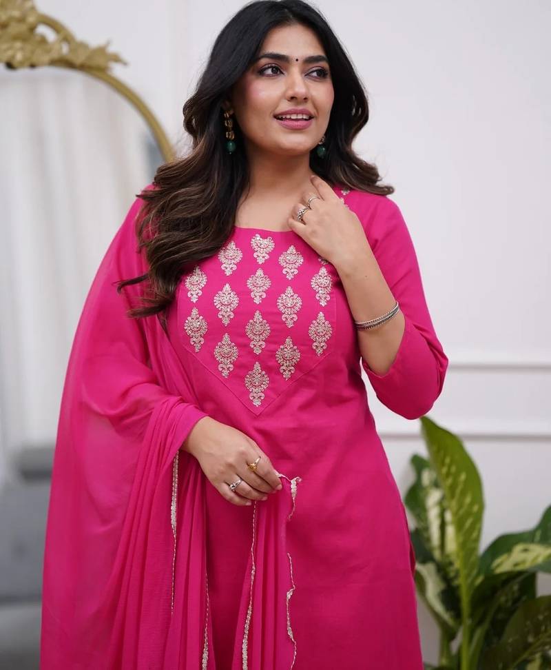 Stylish pink kurta set with dupatta for women