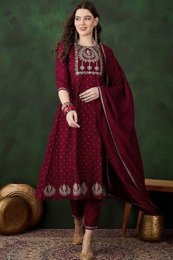 Emerald maroon embroidered kurta pant set with dupatta