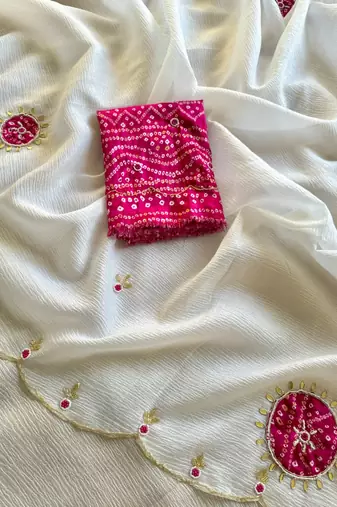 White Colour Crush Georgette Chiffon Saree With Bandej muslin Blouse