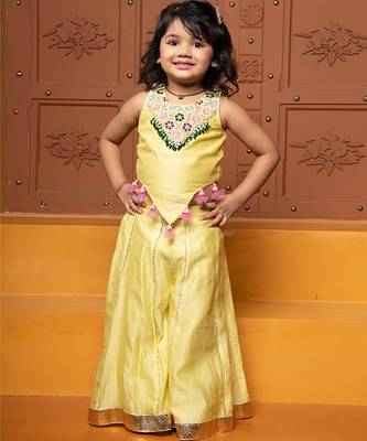 Yellow embroidered chanderi silk co ord set 4