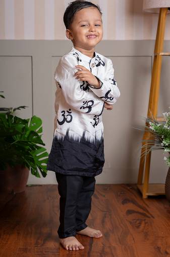 White printed crepe kurta pyjama