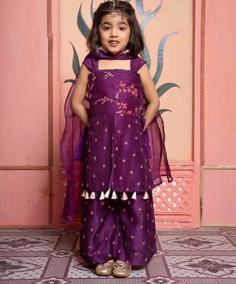 Purple embroidered silk kurta set 2