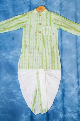 Green embroidered chanderi silk kurta pyjama