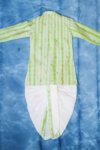 Green embroidered chanderi silk kurta pyjama