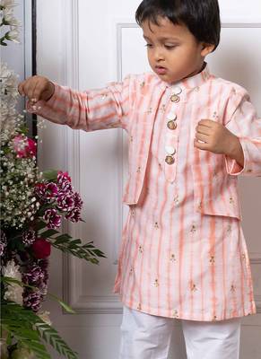 Pink embroidered chanderi silk kurta pyjama 4