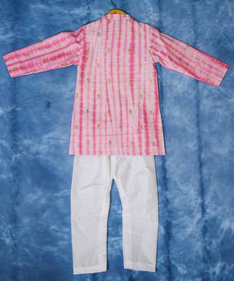 Pink embroidered chanderi silk kurta pyjama 2
