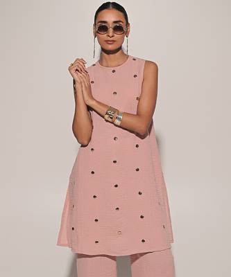 Pink embroidered linen co ord set 3