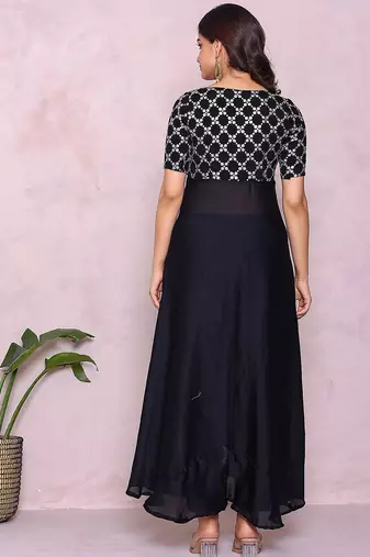 Embroidered black front slit kurta with trousers & dupatta