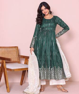 Women ethnic motifs printed anarkali kurta with trousers & dupatta 1