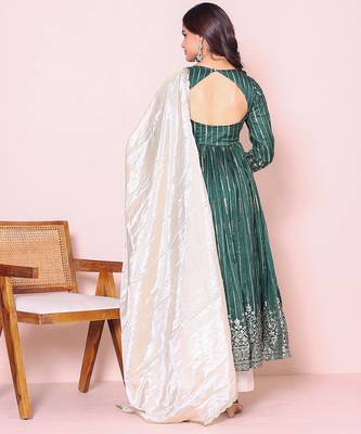 Women ethnic motifs printed anarkali kurta with trousers & dupatta 2