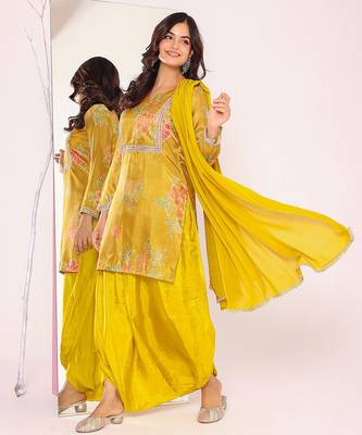 Women floral printed regular thread work kurta with patiala & dupatta 2