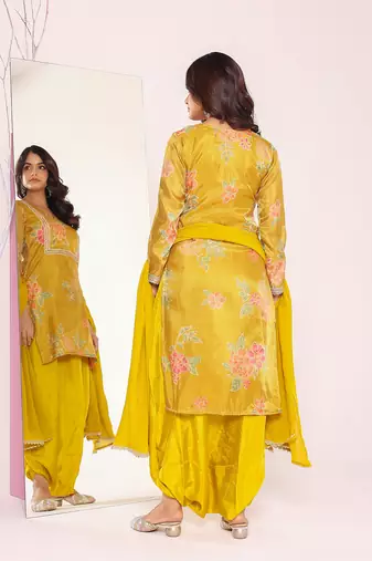 Women floral printed regular thread work kurta with patiala & dupatta