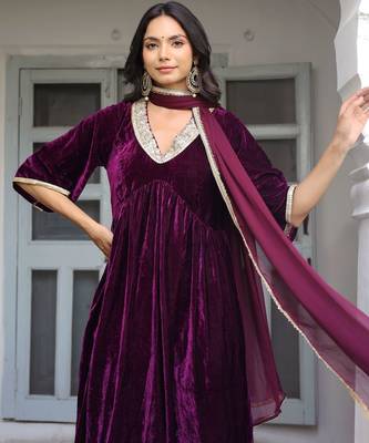 Women solid anarkali kurta with palazzos & dupatta 2