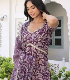 Women solid cotton thread work kurta with trousers & dupatta