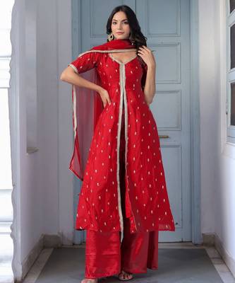 Women solid cotton thread work kurta with trousers & dupatta 2
