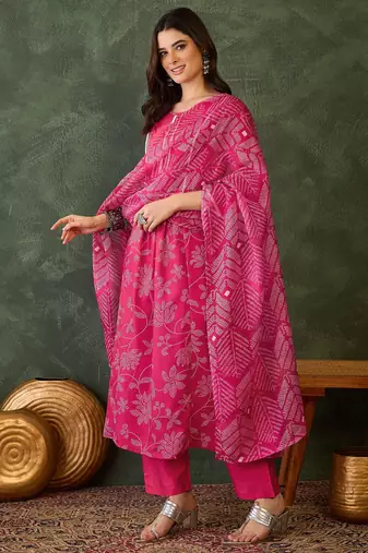 Women rani pink printed kurta set with dupatta