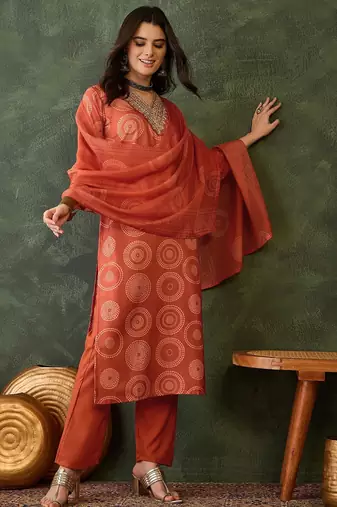 Women rust orange printed kurta set with dupatta