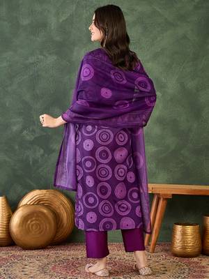 Women purple printed kurta set with dupatta 3