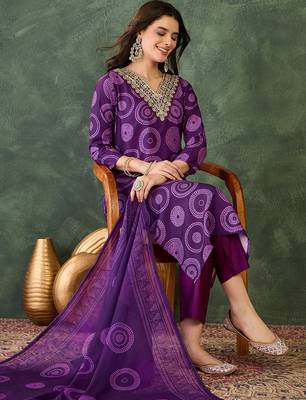 Women purple printed kurta set with dupatta 4