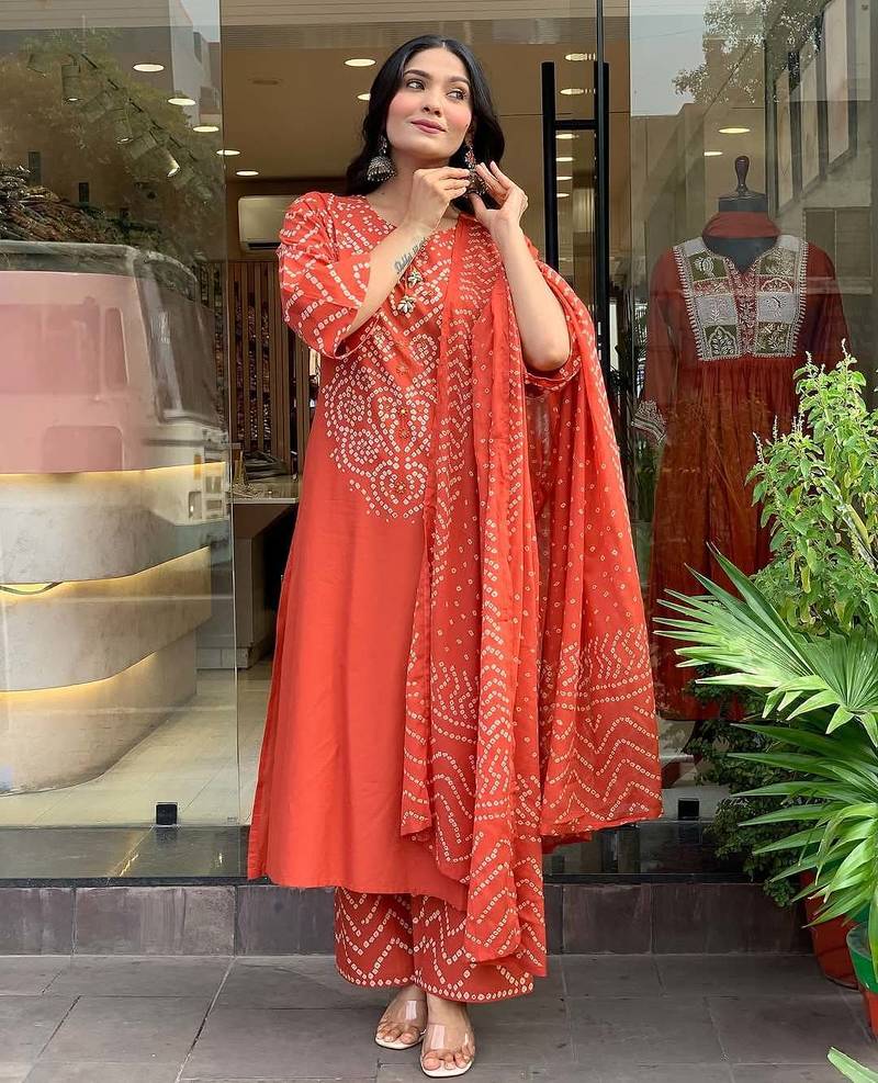 Women rust  printed kurta set with dupatta