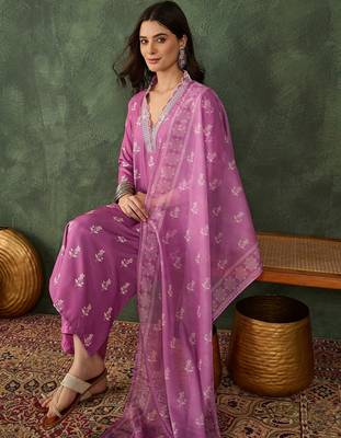 Mauve all-over print kurta pant set for women 4