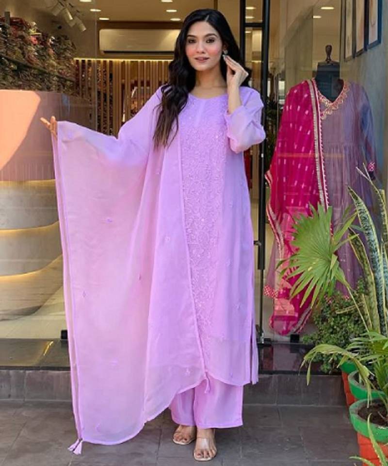 Women lavender embroidered kurta set with dupatta