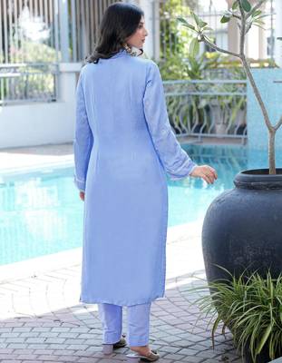 Light-purple embroidered modal satin straight cut kurta 4