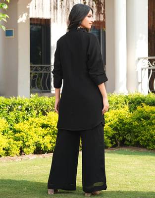 Black embroidered viscose georgette straight cut kurta 4