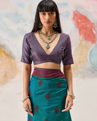 Elegant silk blend-blend saree for festive & party wear 4