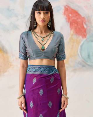 Elegant silk blend-blend saree for festive & party wear 4