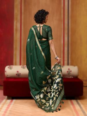 green pure munga art silk blend weaving saree with organza weaving pallu 2