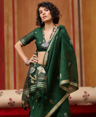 green pure munga art silk blend weaving saree with organza weaving pallu 3