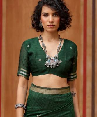 green pure munga art silk blend weaving saree with organza weaving pallu 4