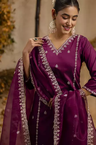 Women's embroidered silk blend kurta pant sets with dupatta