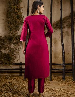 Women's embroidered silk blend kurta pant sets with dupatta 2