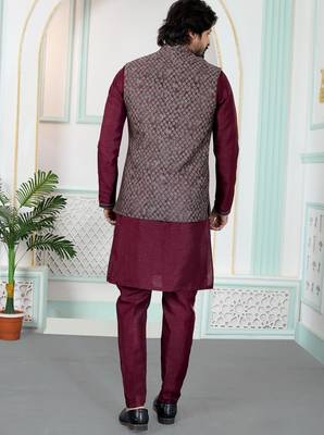 Maroon jacquard 3 peice kurta jacket set for men 3