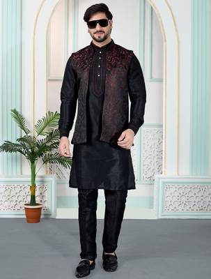 Maroon jacquard 3 peice kurta jacket set for men 2