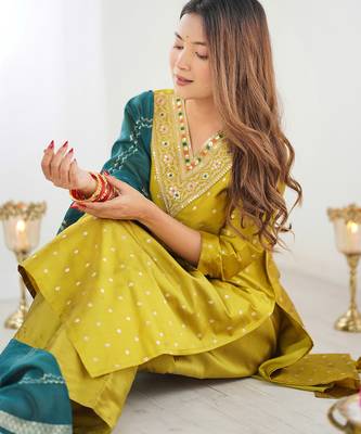 Women's art silk woven motiff kurta pant with dupatta set 2