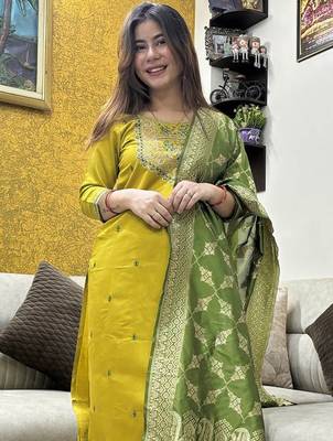 Women's cotton blend sequins embroidered kurta pant with dupatta set 2