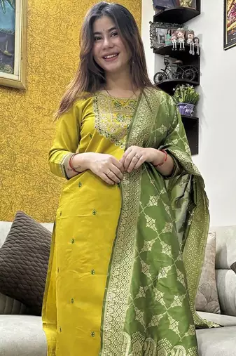 Women's cotton blend sequins embroidered kurta pant with dupatta set