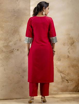 Women's embroidered silk blend kurta pant sets with dupatta 2