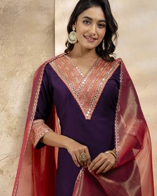 Women's embroidered silk blend kurta pant sets with dupatta 3