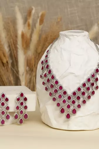 Zircon red stones necklace set