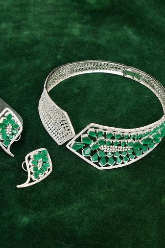 Zircon green stones necklace set